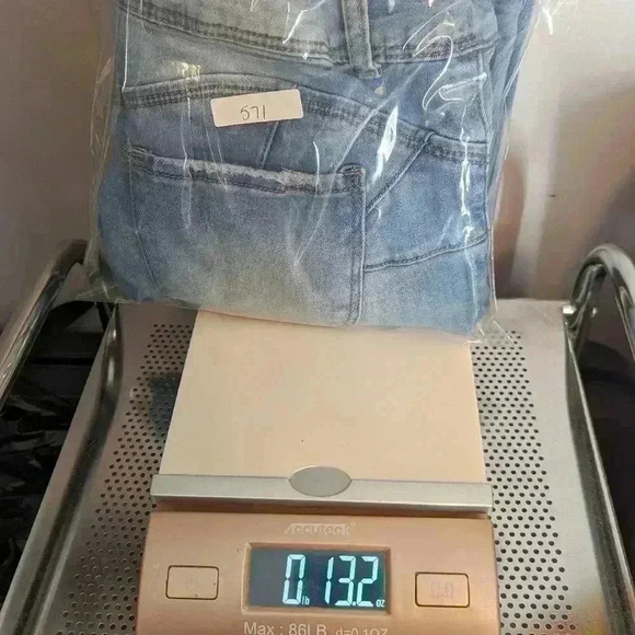 Hot Kiss Women's Size 5 Juniors Light Color Distressed Jeans - Picture 16 of 16